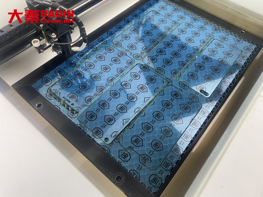 Co2 Laser Mobile Glass 40W آلة قطع واقي الشاشة Daqin