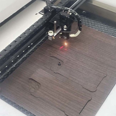 30W 40W 110 V- 220V خشب / MDF / الأريليك / النقابة / البلاستيك / المطاط CNC غير المعدنية ليزر حفر آلة العلامة