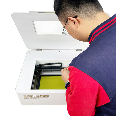 محمية شاشة الهاتف المحمول / الجهاز اللوحي TPU Nano Glass Film Laser Cutter الآلي